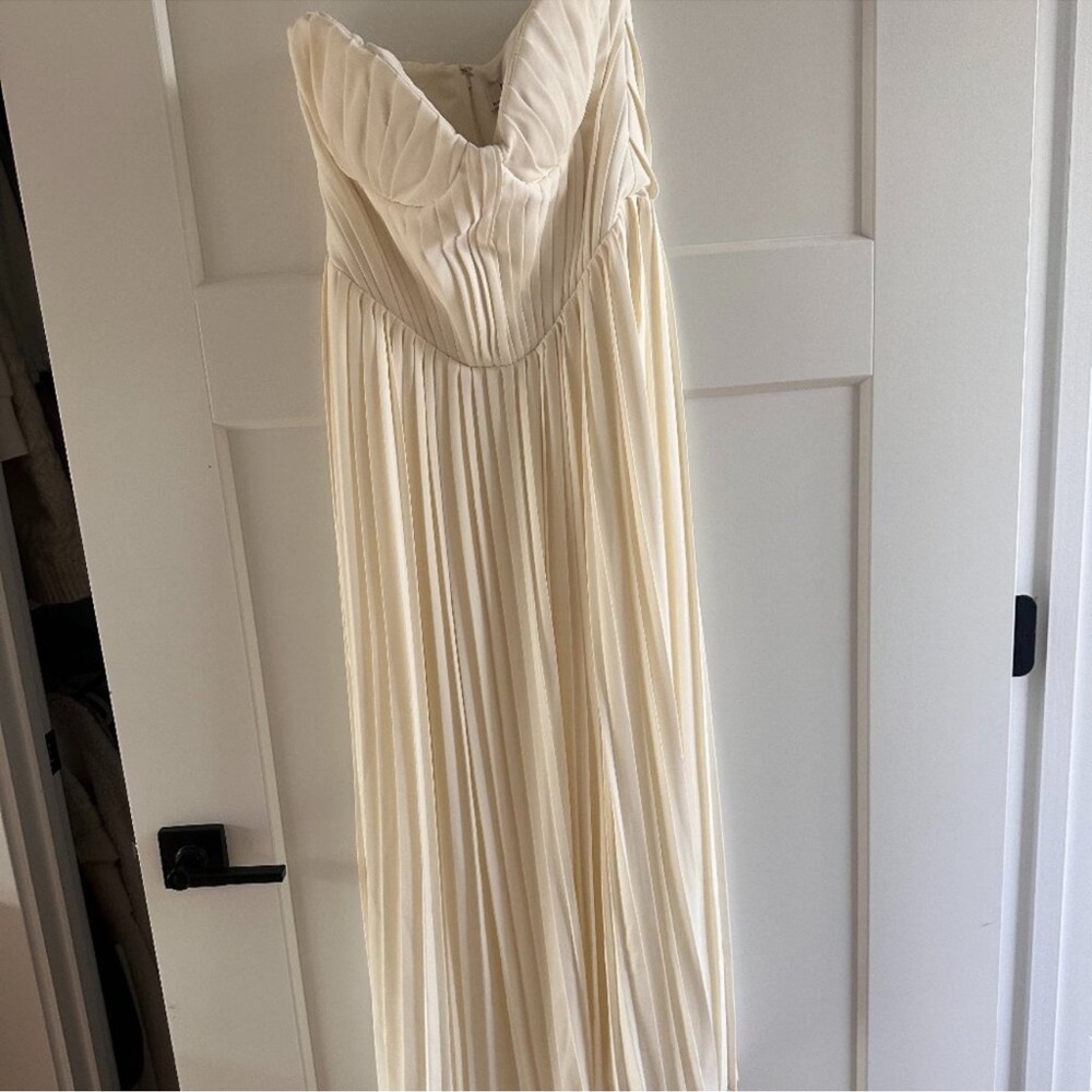 House of CB Amorata Pleated Dress, Size Medium, Bigger Cup (C/D-E).